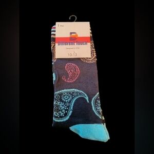 Different Touch Men's Paisley Casual Dress Socks Blue Pink Size 10-13 Crew NWT